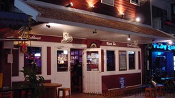 phuket photos nightlife patong